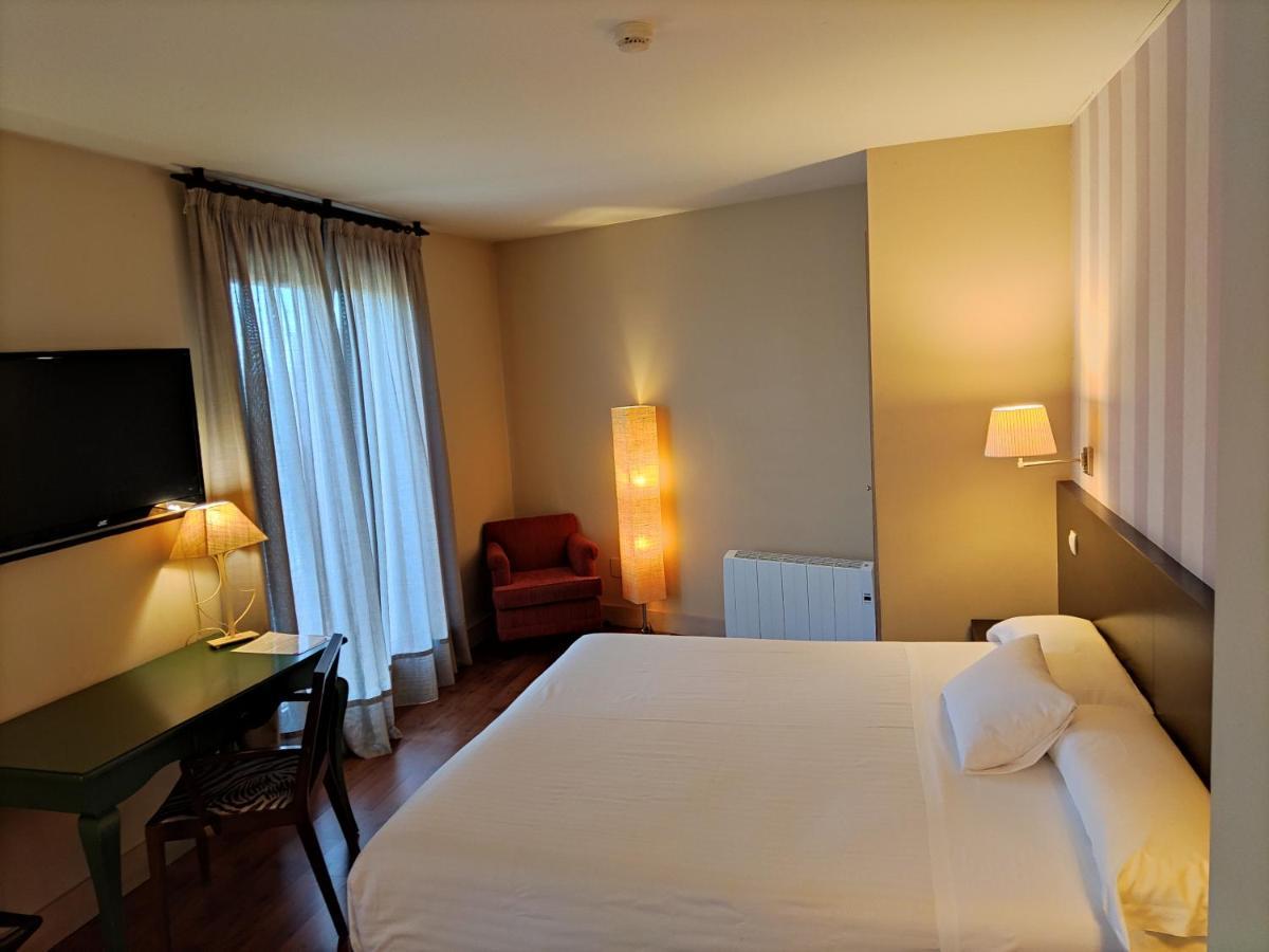Hotel Puerta del Arco Tudela de Duero Esterno foto