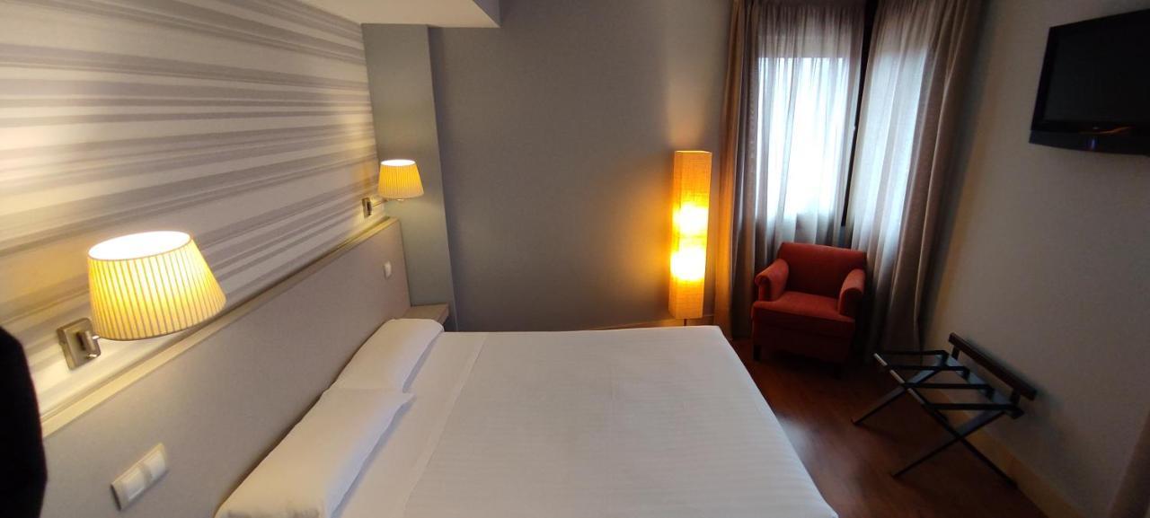Hotel Puerta del Arco Tudela de Duero Esterno foto