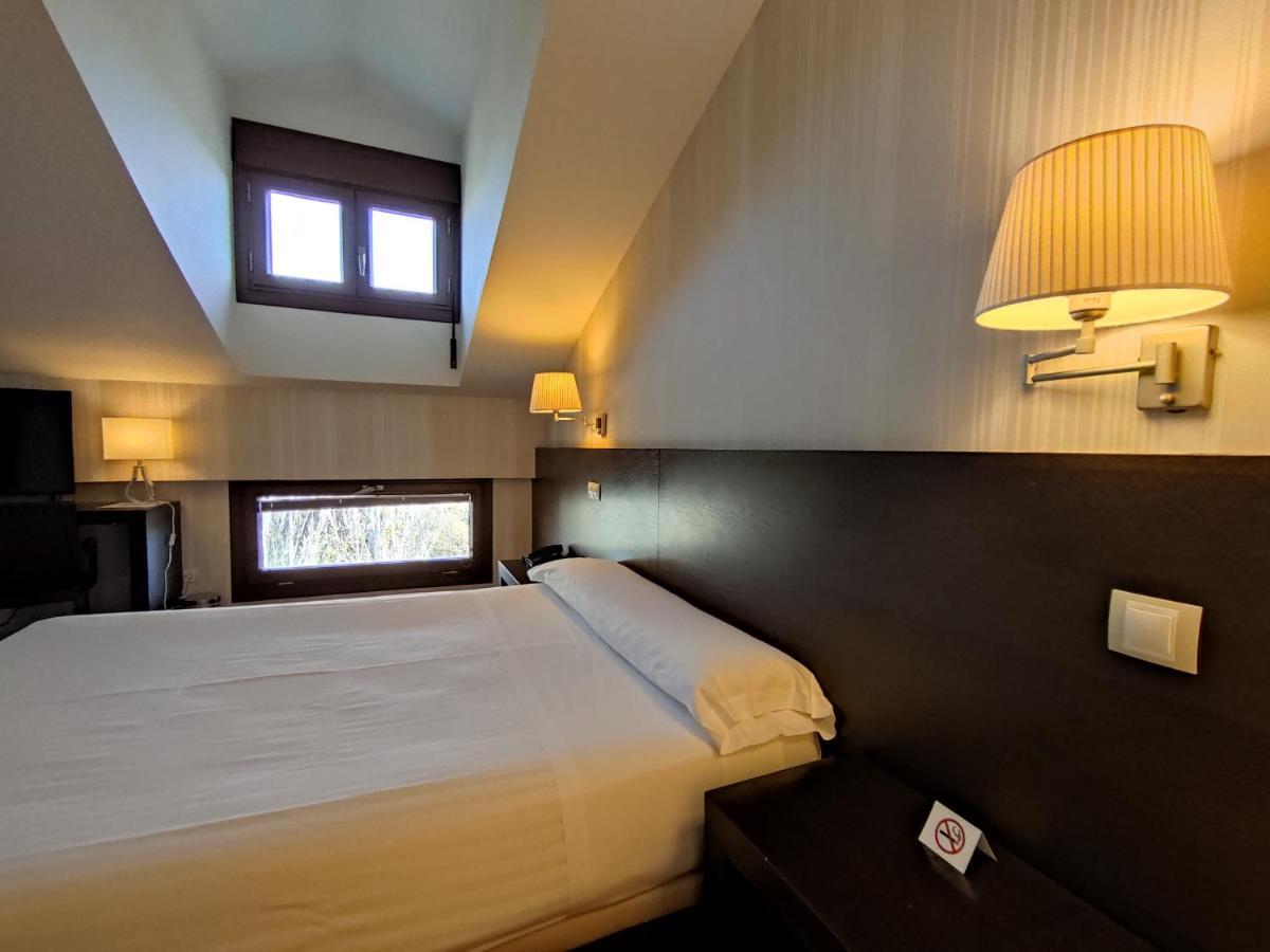 Hotel Puerta del Arco Tudela de Duero Esterno foto