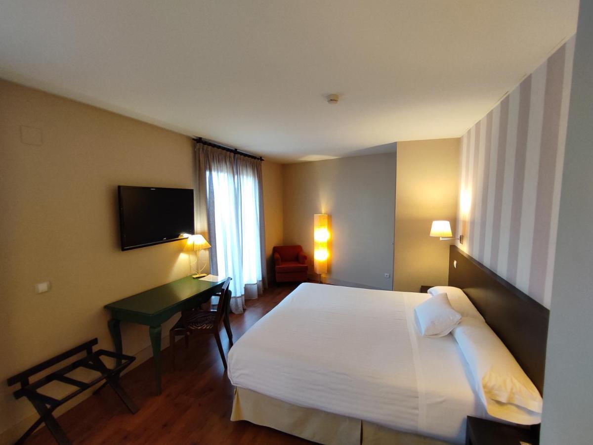 Hotel Puerta del Arco Tudela de Duero Esterno foto