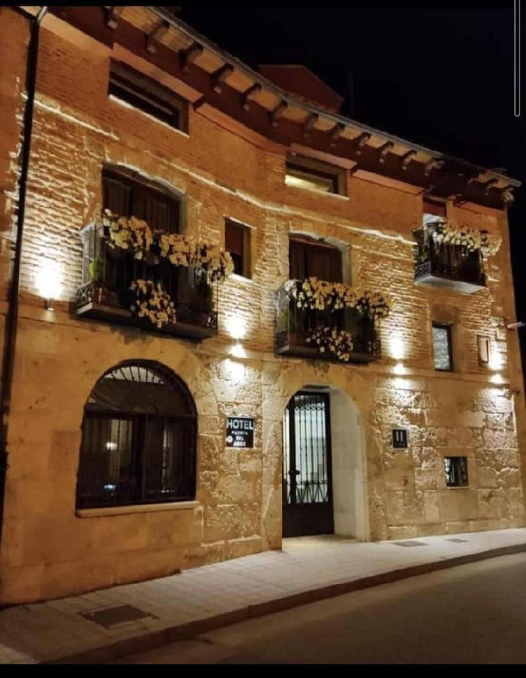 Hotel Puerta del Arco Tudela de Duero Esterno foto
