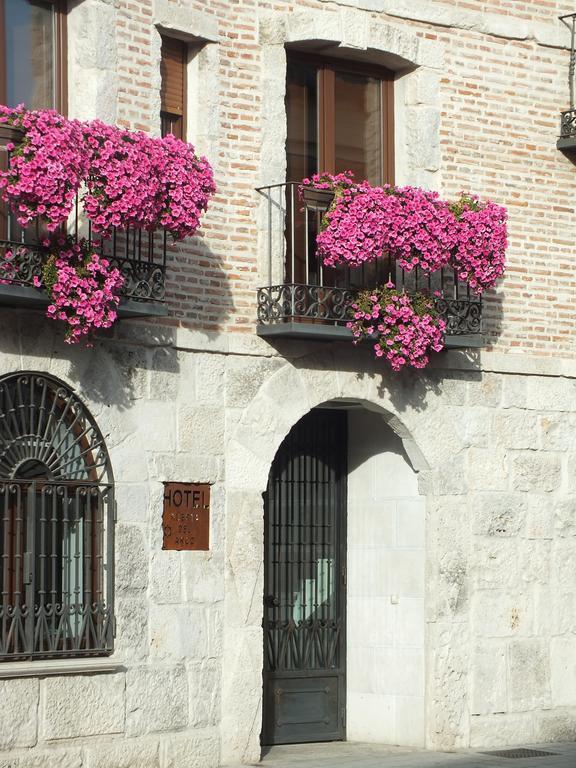 Hotel Puerta del Arco Tudela de Duero Esterno foto