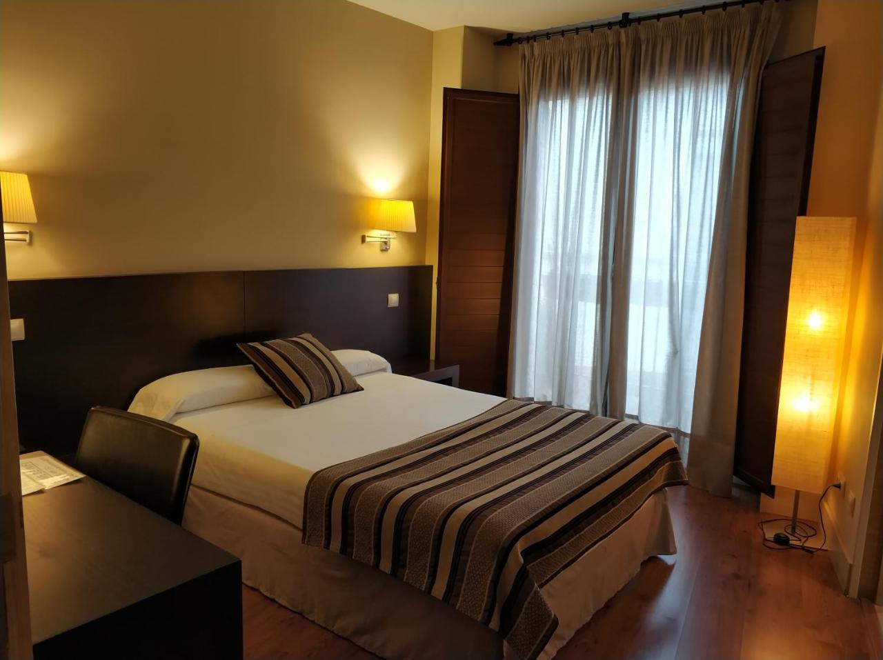 Hotel Puerta del Arco Tudela de Duero Esterno foto