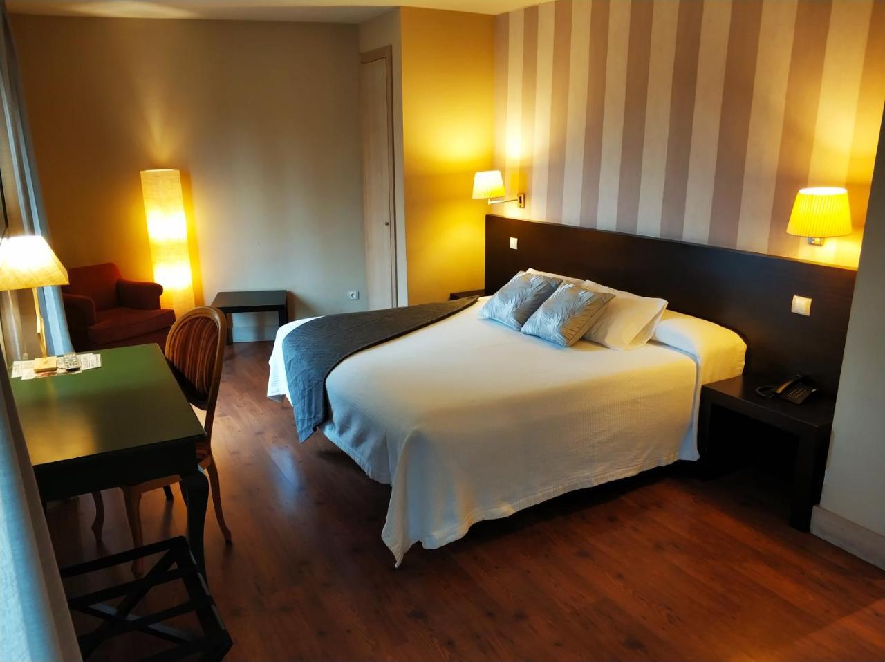 Hotel Puerta del Arco Tudela de Duero Esterno foto