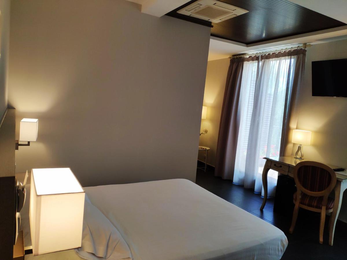 Hotel Puerta del Arco Tudela de Duero Esterno foto